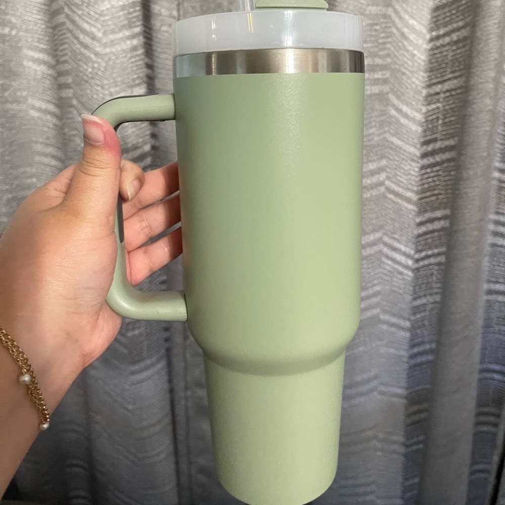 Matcha / Sage Green Water Tumbler